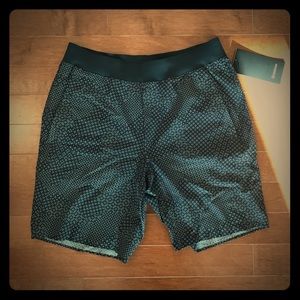 LuluLemon Men’s In Mind Short Size L